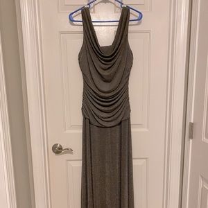 Night Way Size 12P Gown, Gray & Gold 😍